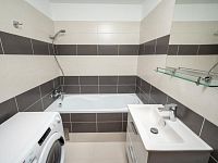 Pronájem moderního bytu 2+1, lodžie, komora, sklep - pce-3.jpg