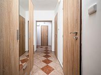 Pronájem moderního bytu 2+1, lodžie, komora, sklep - pce-7.jpg