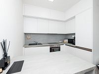 Nadstandardní novostavba bytu 2+k, velká lodžie, kryté parkovací stání - Smilova-110.jpg