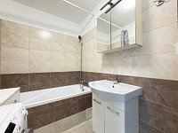 Pronájem moderního bytu 2+1 s komorou, lodžií a sklepem - IMG_7271.jpg