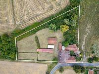 Prodej bývalého hostince se dvěma byty a rozsáhlým pozemkem 11 766 m² – Chroustovice, část obce Poděčely (okres Chrudim) - DJI_0129-Edit.jpg