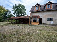 Prodej bývalého hostince se dvěma byty a rozsáhlým pozemkem 11 766 m² – Chroustovice, část obce Poděčely (okres Chrudim) - DSC_3070.jpg