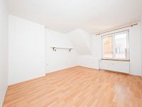 Výjimečné bydlení v centru Pardubic: Byt 2+1 s vlastním dvorem, parkováním a 2 balkony - Sladkovskeho-104.jpg