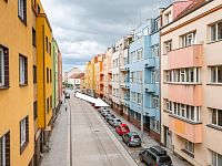 Výjimečné bydlení v centru Pardubic: Byt 2+1 s vlastním dvorem, parkováním a 2 balkony - Sladkovskeho-129 copy.jpg