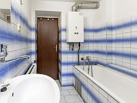 Prodej rodinného domu 3+1 se samostatnou obytnou stavbou a skladem – Pardubice, Svítkov - JY3A2398.jpg