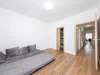 Pronájem nadstandardního bytu 3+kk s balkonem a krytým parkováním – Pardubice, Ohrazenice - Ohrazenice-103.jpg
