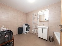 Pronájem nadstandardního bytu 3+kk s balkonem a krytým parkováním – Pardubice, Ohrazenice - Ohrazenice-107.jpg