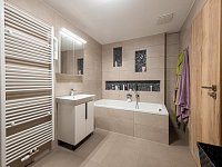 Pronájem nadstandardního bytu 3+kk s balkonem a krytým parkováním – Pardubice, Ohrazenice - Ohrazenice-110.jpg