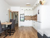 Pronájem nadstandardního bytu 3+kk s balkonem a krytým parkováním – Pardubice, Ohrazenice - Ohrazenice-117.jpg
