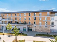 Pronájem nadstandardního bytu 3+kk s balkonem a krytým parkováním – Pardubice, Ohrazenice