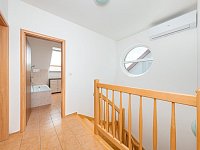 Pronájem zděného rodinného domu 4+kk s garáží a klimatizací – Pardubice, Svítkov - Svitkov-105.jpg