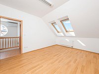 Pronájem zděného rodinného domu 4+kk s garáží a klimatizací – Pardubice, Svítkov - Svitkov-106.jpg