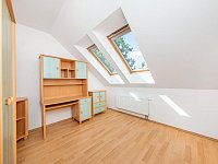 Pronájem zděného rodinného domu 4+kk s garáží a klimatizací – Pardubice, Svítkov - Svitkov-107.jpg