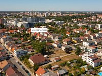 Rodinný dům se samostatným bytem v podkroví, dvojgaráží a zahradou | Pardubice – Pardubičky | 164 m² | pozemek 490 m² - DJI_0465 kopie.jpg