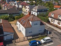Rodinný dům se samostatným bytem v podkroví, dvojgaráží a zahradou | Pardubice – Pardubičky | 164 m² | pozemek 490 m² - DJI_0481_1.jpg