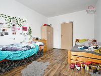 ŽANDOV, RD 264 m² s kioskem a zahradou, pozemek 799 m² - 10.jpg