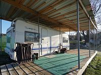 STARÉ NESPEŘICE, STAVEBNÍ POZEMEK 1790 m² S KARAVANEM - 09.jpg