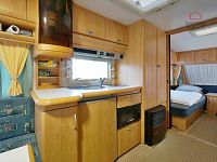 STARÉ NESPEŘICE, STAVEBNÍ POZEMEK 1790 m² S KARAVANEM - 14.jpg