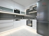 PRAHA 9 - PROSEK, BYT 3+1, 72 m² - 02.jpg