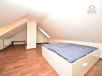 CERHENICE, RD 4+kk, 110 m² - 10.jpg