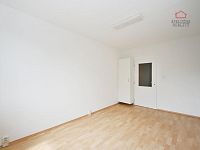 PRAHA 8, BYT 2+kk, 45 m² - 07.jpg
