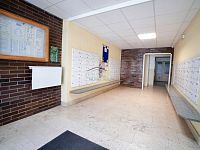 Exkluzivní pronájem prostorného bytu 3+1 s lodžií, Říčany – ul. Plynární - Vstup do domu