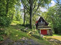 Prodej chaty 118 m2, pozemek 7226 m2 Tyra