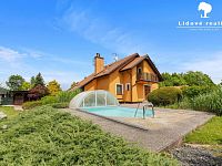 Rodinný dům 6+1 s velkou zahradou a bazénem, Baška - P1898593.jpg