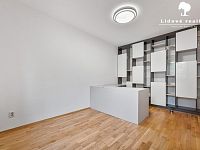 Rodinný dům 6+1 s velkou zahradou a bazénem, Baška - P1898716.jpg