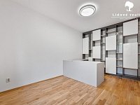 Rodinný dům 6+1 s velkou zahradou a bazénem, Baška - P1898716.jpg