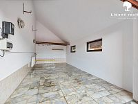 Rodinný dům 6+1 s velkou zahradou a bazénem, Baška - P1899134.jpg