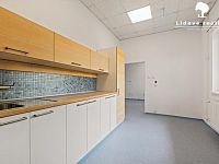 Prodej nadstandardní kliniky s operačním sálem, 274 m²  Rožnov pod Radhoštěm - P1898189.jpg