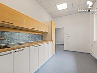 Prodej nadstandardní kliniky s operačním sálem, 274 m²  Rožnov pod Radhoštěm - P1898189.jpg