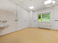 Prodej nadstandardní kliniky s operačním sálem, 274 m²  Rožnov pod Radhoštěm - P1898350.jpg