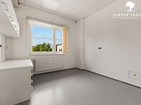 Prodej nadstandardní kliniky s operačním sálem, 274 m²  Rožnov pod Radhoštěm - P1898399.jpg
