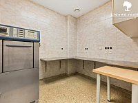 Prodej nadstandardní kliniky s operačním sálem, 274 m²  Rožnov pod Radhoštěm - v2.jpg