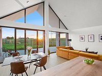 Novostavba RD 4+kk Deblín s pozemkem 7.362 m2 - obývací pokoj s kk5.jpg