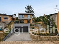 Dva domy, jeden pozemek – 1 126 m² v obci Rataje