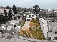 Dva domy, jeden pozemek – 1 126 m² v obci Rataje