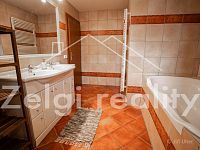 Rohatec Prodej penzionu, 10 apartmánů - _DSC5928.jpg