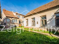 Vícegenerační dům 7+2, přístavek, velký pozemek, investiční potenciál – Ratíškovice - 2.jpg