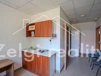 Prostorný areál s halami a pozemky, kde můžete hned stavět - _DSC7103-HDR.jpg