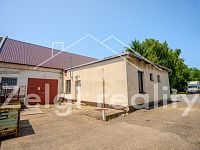 Prostorný areál s halami a pozemky, kde můžete hned stavět - _DSC7169.jpg