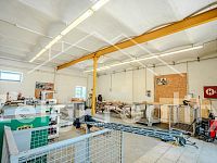 Prostorný areál s halami a pozemky, kde můžete hned stavět - _DSC7058-HDR.jpg