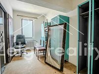 Prostorný areál s halami a pozemky, kde můžete hned stavět - _DSC7068-HDR.jpg