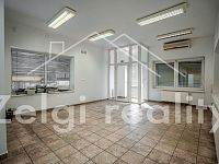 Kompletně soběstačný výrobní a skladový areál s kancelářemi – Valtice - _DSC7495-HDR.jpg