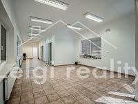 Kompletně soběstačný výrobní a skladový areál s kancelářemi – Valtice - _DSC7500-HDR.jpg