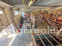 Sklady 600 m² / 350 m² + kanceláře 2.–3. NP – možnost samostatných provozů - hala B interier.jpg