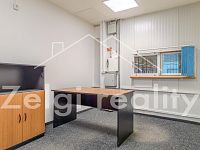 Výrobní a skladová hala se 4 kancelářemi, rampami a sociálním zázemím - 2 260 m² - DJI_0612-HDR-Enhanced-NR.jpg