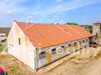 Nabízíme k prodeji zemědělský areál o celkové ploše 2 268 m²  Velké Němčice